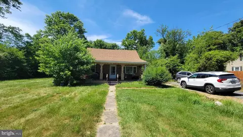 6004 Woodland Ln, Clinton, MD 20735