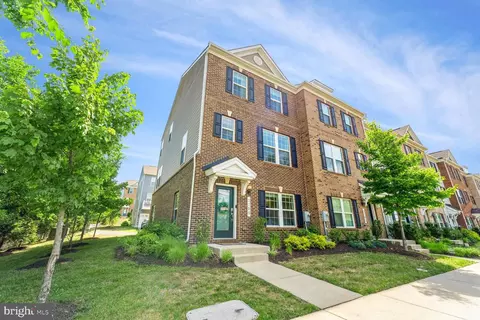2700 Pinebrook Rd, Hyattsville, MD 20785
