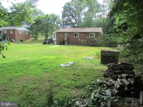 Exterior - 9110 Pine View Ln, Clinton, MD 20735 photo 8 of 11