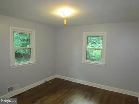Bedroom - 9110 Pine View Ln, Clinton, MD 20735 photo 4 of 5
