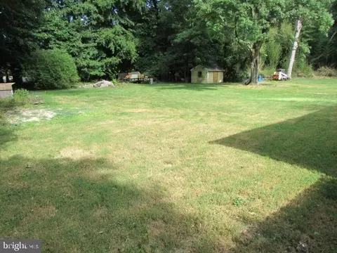 Exterior - 9110 Pine View Ln, Clinton, MD 20735 photo 9 of 11