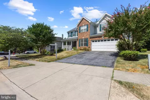 2102 Hampshire Dr, Hyattsville, MD 20783