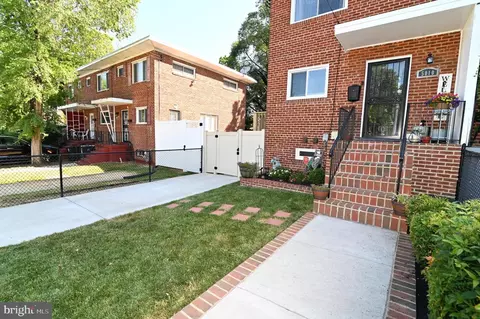 5010 Chester St, Oxon Hill, MD 20745