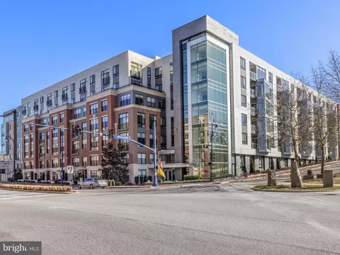 145 Riverhaven Dr #230, Oxon Hill, MD 20745