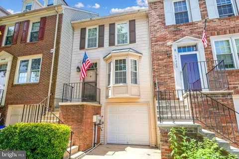 14018 Oakpointe Dr, Laurel, MD 20707