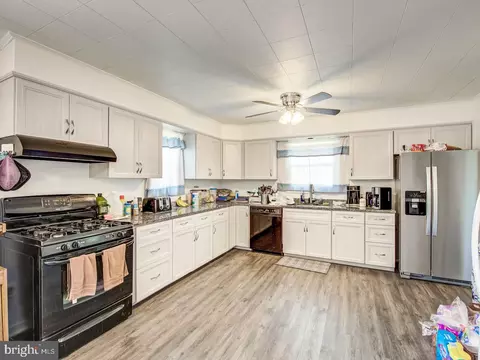 902 Montrose Ave, Laurel, MD 20707 photo 5