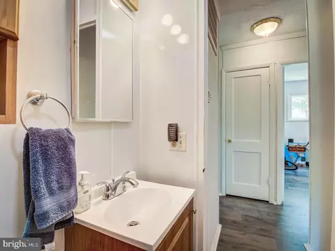 902 Montrose Ave, Laurel, MD 20707 photo 14