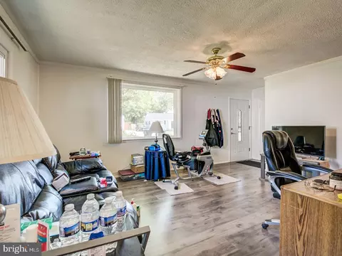 902 Montrose Ave, Laurel, MD 20707 photo 8