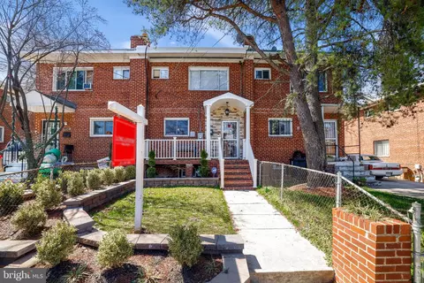 5315 Deal Dr, Oxon Hill, MD 20745
