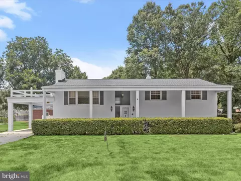 9538 Nottingham Dr, Marlboro, MD 20772