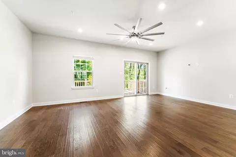 8018 Spring Arbor Dr, Laurel, MD 20707 photo 4