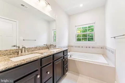 8018 Spring Arbor Dr, Laurel, MD 20707 photo 13