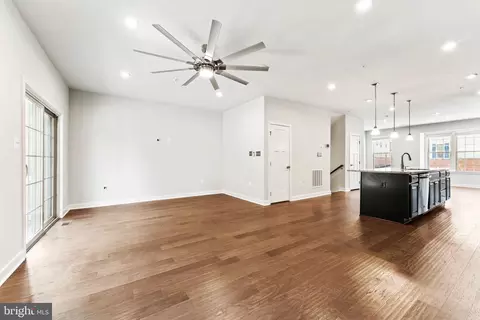 8018 Spring Arbor Dr, Laurel, MD 20707 photo 3