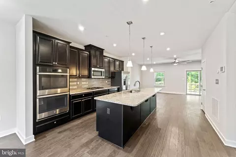8018 Spring Arbor Dr, Laurel, MD 20707 photo 6