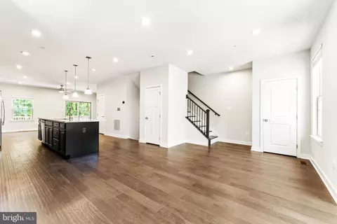 8018 Spring Arbor Dr, Laurel, MD 20707 photo 9
