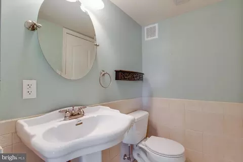 Bath - 14062 Brandywine Rd, Brandywine, MD 20613 photo 1 of 2