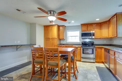 Kitchen - 14062 Brandywine Rd, Brandywine, MD 20613 photo 2 of 2
