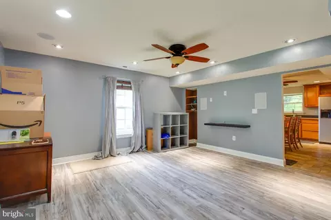 Living - 14062 Brandywine Rd, Brandywine, MD 20613 photo 2 of 3