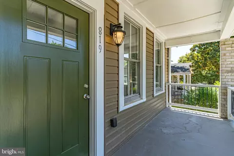 819 57th Pl, Fairmount Heights, MD 20743
