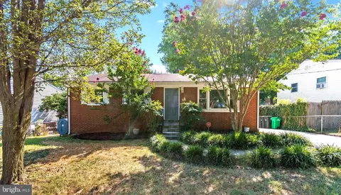 8710 W Fort Foote Ter, Fort Washington, MD 20744