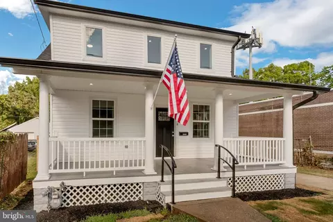 4105 34th St, Mount Rainier, MD 20712