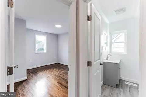 Entry Way - 4105 34th St, Mount Rainier, MD 20712 photo 4 of 4