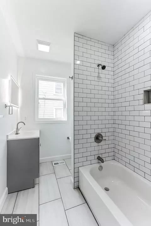 Bath - 4105 34th St, Mount Rainier, MD 20712 photo 1 of 4