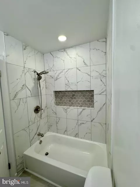 7016 Cipriano Woods Ct, Lanham, MD 20706 photo 12