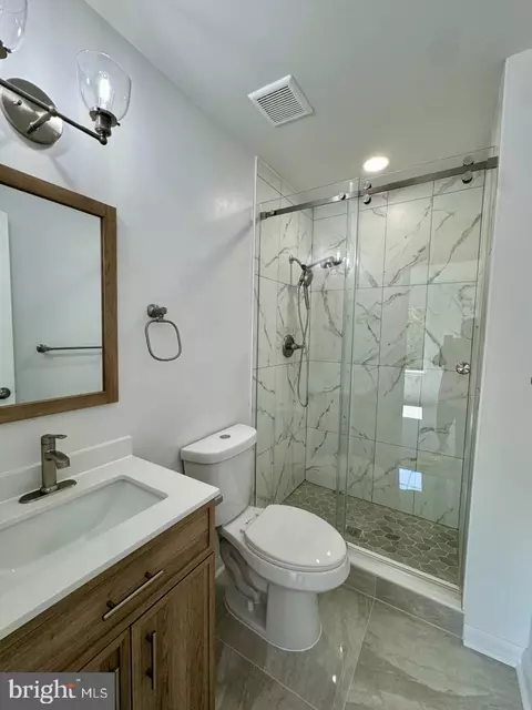 7016 Cipriano Woods Ct, Lanham, MD 20706 photo 8
