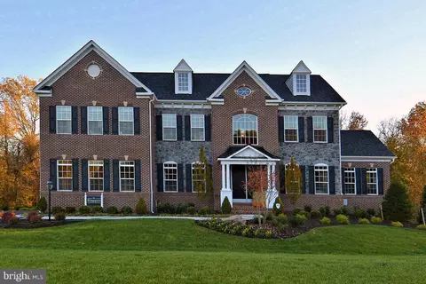 12001 Weathervane Ln, Marlboro, MD 20772