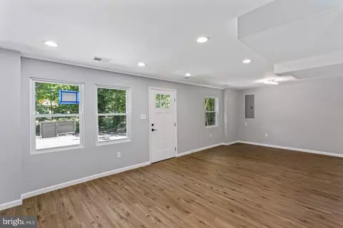 Living - 6110 C St, Lanham, MD 20706 photo 3 of 6