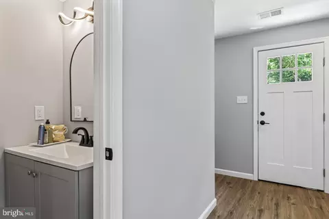 Entry Way - 6110 C St, Lanham, MD 20706 photo 5 of 15