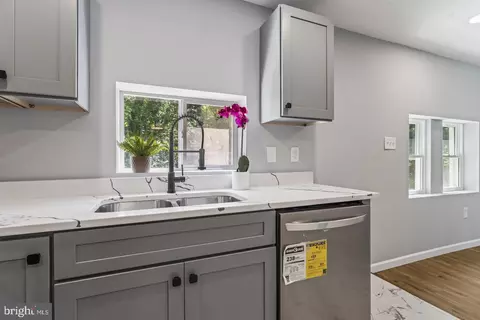 Entry Way - 6110 C St, Lanham, MD 20706 photo 3 of 15