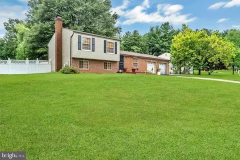 400 Pritchard Ln, Marlboro, MD 20774