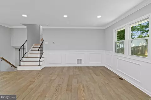 8905 Crandall Rd, Lanham, MD 20706 photo 9