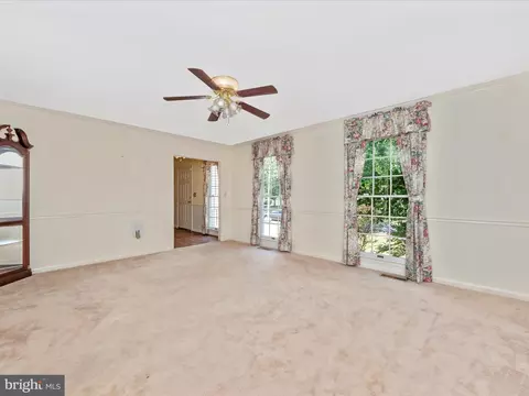 Living - 1502 Peartree Ct, Bowie, MD 20721 photo 3 of 9
