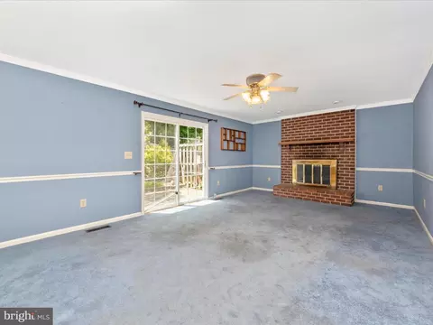 Living - 1502 Peartree Ct, Bowie, MD 20721 photo 5 of 9