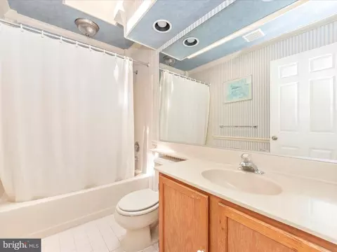 Bath - 1502 Peartree Ct, Bowie, MD 20721 photo 4 of 4