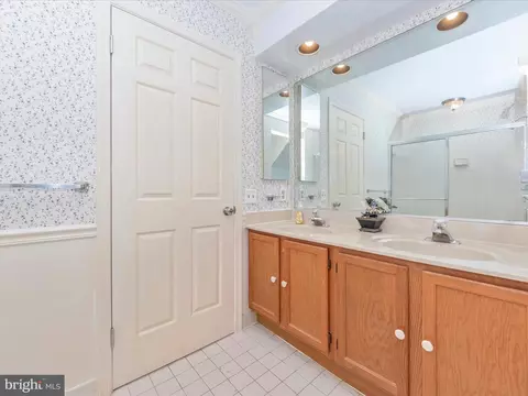 Bath - 1502 Peartree Ct, Bowie, MD 20721 photo 3 of 4