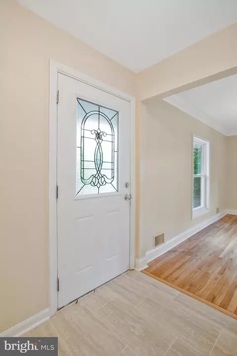 13006 Claxton Dr, Laurel, MD 20708 photo 4