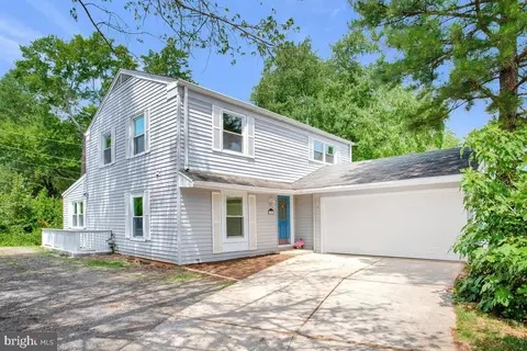 13006 Claxton Dr, Laurel, MD 20708