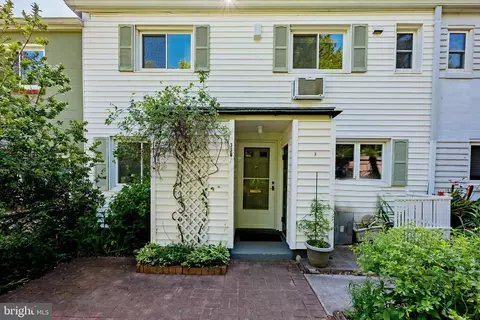 33 G Ridge Rd, Greenbelt, MD 20770
