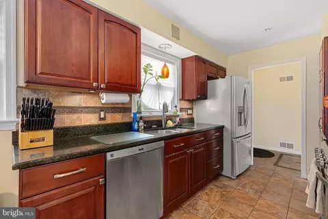 Kitchen - 7108 Lory Ln, Lanham, MD 20706 photo 3 of 11