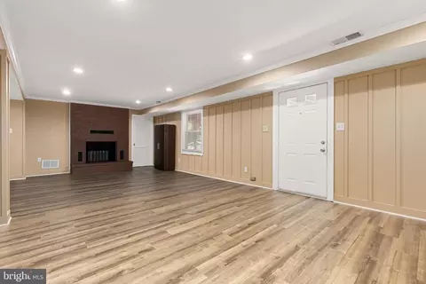 Living - 7108 Lory Ln, Lanham, MD 20706 photo 2 of 5