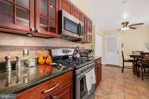 Kitchen - 7108 Lory Ln, Lanham, MD 20706 photo 4 of 11