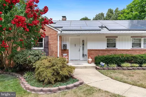 7108 Lory Ln, Lanham, MD 20706