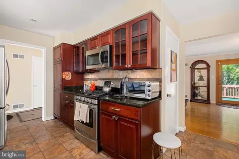 Kitchen - 7108 Lory Ln, Lanham, MD 20706 photo 7 of 11