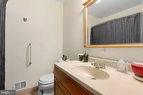 Bath - 7108 Lory Ln, Lanham, MD 20706 photo 4 of 5