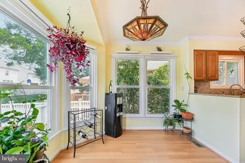 Entry Way - 14117 Greenview Dr, Laurel, MD 20708 photo 4 of 9