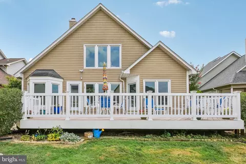 Exterior - 14117 Greenview Dr, Laurel, MD 20708 photo 5 of 10